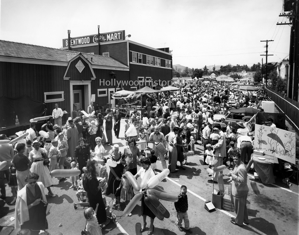 Brentwood Mart 1953 WM.jpg